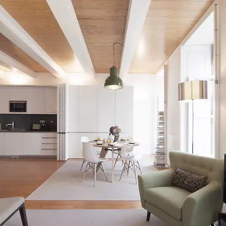 Flattered To Be In Apartment Porto