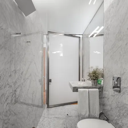 Flattered To Be In Apartamento Oporto