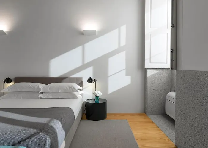 Flattered To Be In Appartamento Oporto