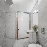 Flattered To Be In 아파트 포르투