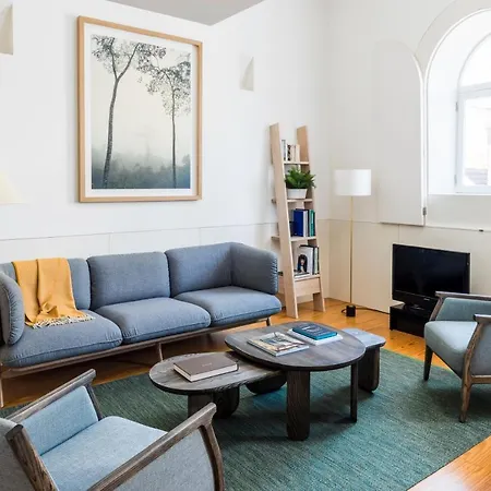 Flattered To Be In * بورتو