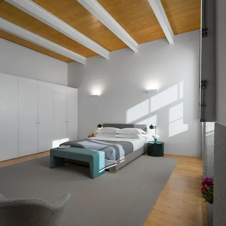 Flattered To Be In * بورتو